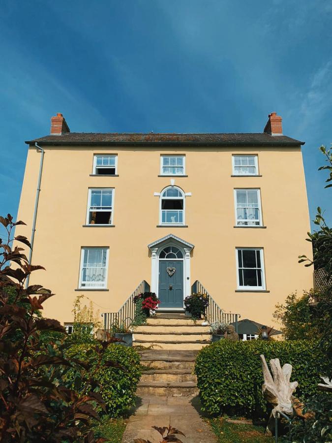 Dylan Thomas Sea View Bed and Breakfast Laugharne Εξωτερικό φωτογραφία