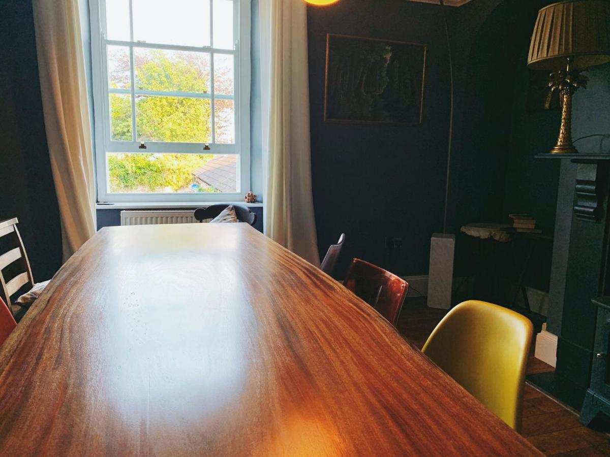 Dylan Thomas Sea View Bed and Breakfast Laugharne Εξωτερικό φωτογραφία