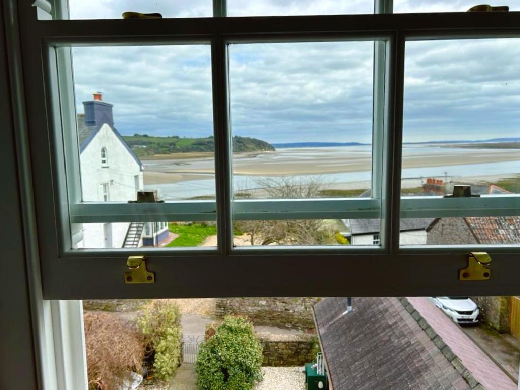 Dylan Thomas Sea View Bed and Breakfast Laugharne Εξωτερικό φωτογραφία